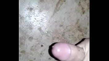 Sacudiendo al muñeco