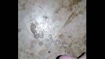 Sacudiendo al muñeco