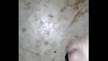 Sacudiendo al muñeco