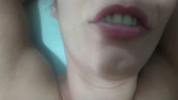 Mais um vídeo da evangélica que foi expulsa da igreja por ter vídeo vazado trepando com um garoto de 18 anos após o culto