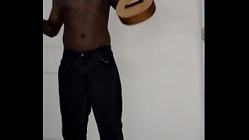 Continuing singing and dancing for free 3