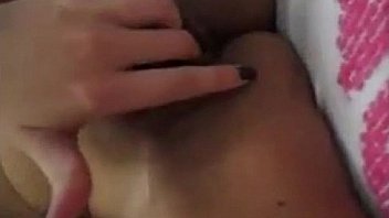 Safada se masturbando bem gostosinha