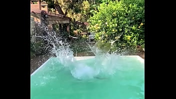 Cantor flagrado comendo fan