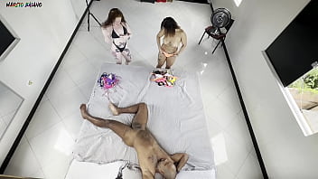 Mostramos Nossas Calsinhas Velhas Pra Ele E Ja Quis Logo Trepar thumbnail