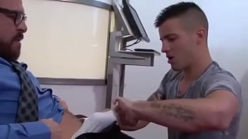 Boy Pagando Boquete thumbnail