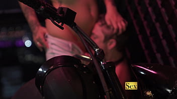 Os dois modelos estavam com muito tesão um no outro