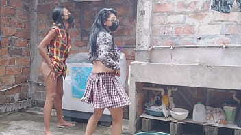 Mature leave their houses and go to the patio to show off their buttocks and flirt outdoors they are neat and discreet