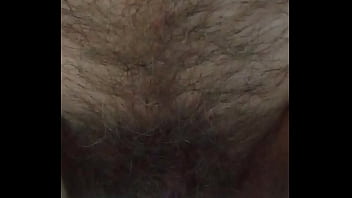 Buco pelossissimo pisciato