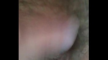 Buco pelossissimo pisciato