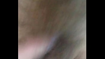 Buco pelossissimo pisciato