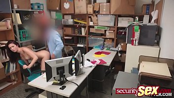 Smoking hot babe blowing fat cock