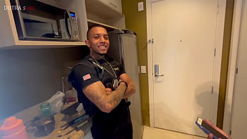 Policial fardado fodeu eu e a mii angel