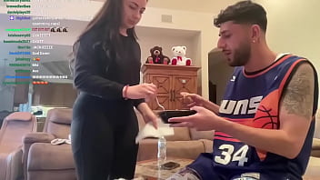 Nourxturki loves to have her big booty shown