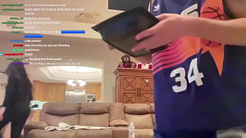 Nourxturki loves to have her big booty shown