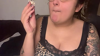 Fetish Sexy Mouth Crunchy Popcorn thumbnail