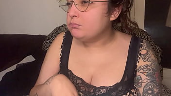 Fetish sexy mouth crunchy popcorn