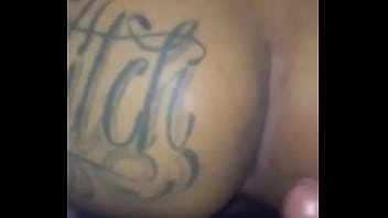 Gabycerejinha levando gozada do jaan em cima do bu