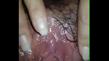 Esta hembra necesita verga urgente