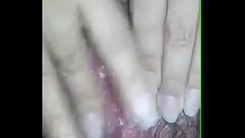 Esta hembra necesita verga urgente