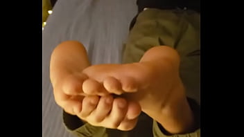 "do my feet smell "femtwinkk