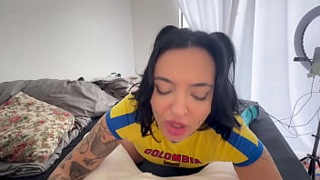 Brasileira safada gosta de chupar pau até o leite sair