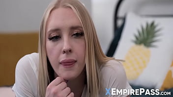 Horny Hot Tub Session With Marilyn Johnson And Erin Everheart thumbnail