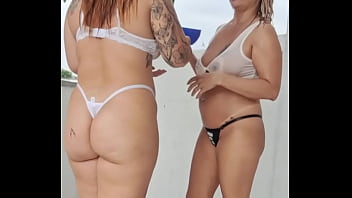 Eu e minha amiga limpando a varanda do apartamento fizemos a obra da frente parar pedreiros ficaram malucos trailer