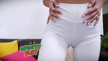 Amazing pear shaped ass wide hips babe wearing with leggings