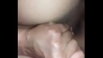 Le encanta darse dedo