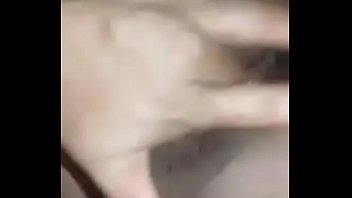 Le encanta darse dedo