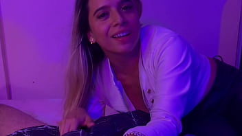 Pov mi hermanastra vuelve a por mas luego de recibir la ultima follada