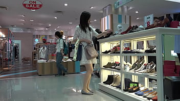 丝袜脚，街拍，鞋店丝袜