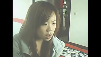 她应该是在自慰? 她应该是在自慰?