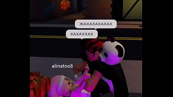 здесь трахаются 2 адоптера гарик у которого 5 см возбуждает праститутку а затем кончает в нее и та беременеет от него Вот такой подарочек от роблокс ди