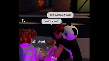 здесь трахаются 2 адоптера гарик у которого 5 см возбуждает праститутку а затем кончает в нее и та беременеет от него Вот такой подарочек от роблокс ди