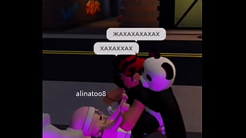 здесь трахаются 2 адоптера гарик у которого 5 см возбуждает праститутку а затем кончает в нее и та беременеет от него Вот такой подарочек от роблокс ди