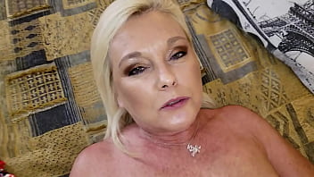 Slut pussy missionary and cum on her pussy