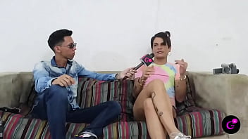 El hermano se empezo atacar con el al momento de empezar su transformación y verle el pelo largo