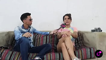 El hermano se empezo atacar con el al momento de empezar su transformación y verle el pelo largo