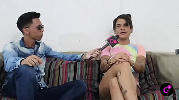 El hermano se empezo atacar con el al momento de empezar su transformación y verle el pelo largo El hermano se empezo atacar con el al momento de empezar su transformación y verle el pelo largo