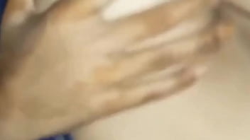 फोन पर हस्तमैथुन करती हॉट किशोरी का वायरल एमएमएस thumbnail