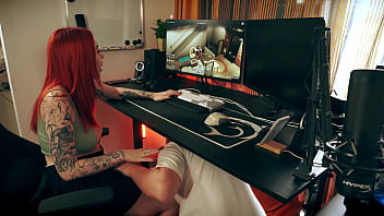Gamer girlfriend gets her pussy licked and fucked while playing pc games Gamer girlfriend gets her pussy licked and fucked while playing pc games