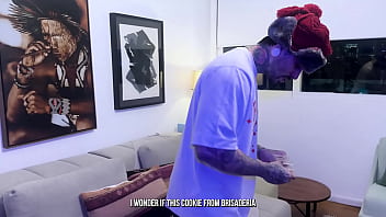 Comi um docinho da brisadeiria e a motoqueira gostosa do site de putaria veio sentar pra mim teaser collab garota da moto