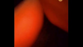 Corninho dei no banco de trás do carro pro amante enquanto o corno dirigia