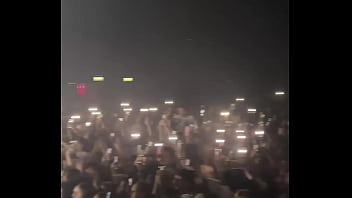 Live stage four minutes