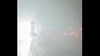 Live stage four minutes