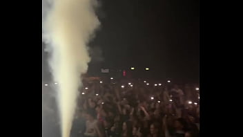 Live stage four minutes