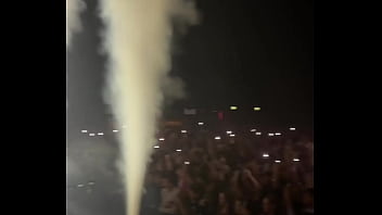 Live stage four minutes