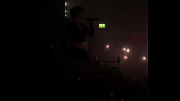 Live stage four minutes