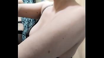 Salut les amis le cocu est de retour pour parler de notre salope préférée